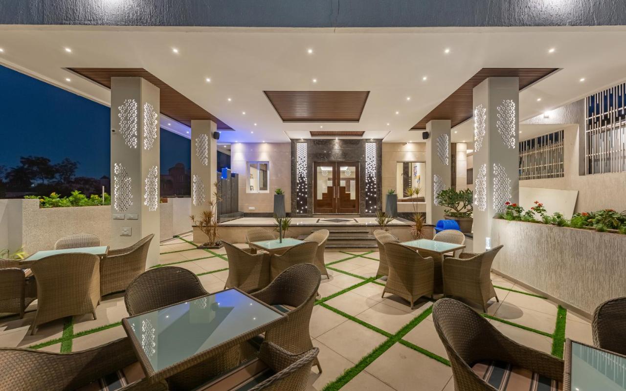 Grand Regal Hotel Chandoli ภายนอก รูปภาพ