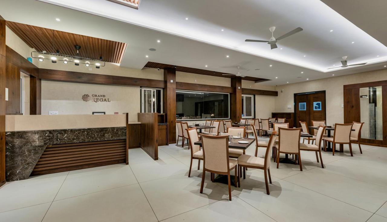 Grand Regal Hotel Chandoli ภายนอก รูปภาพ