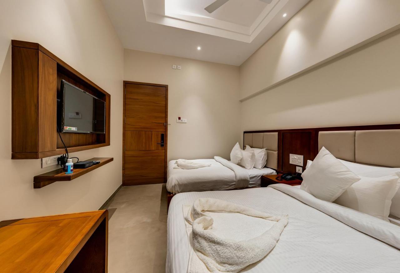 Grand Regal Hotel Chandoli ภายนอก รูปภาพ