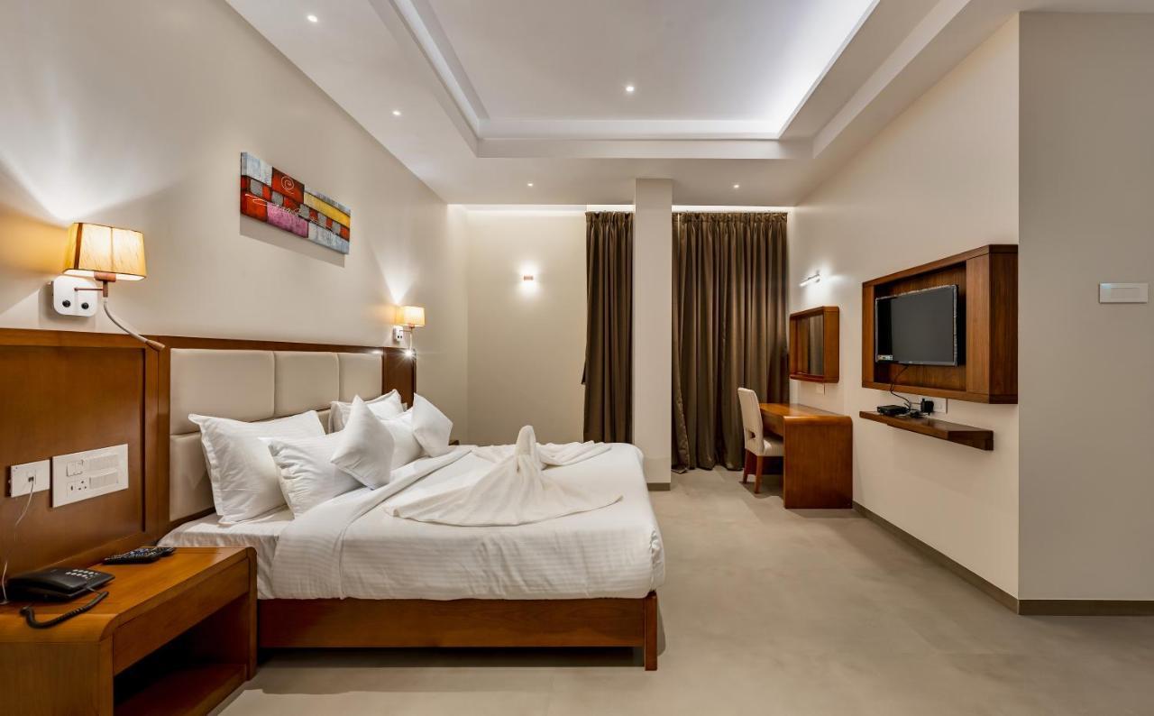 Grand Regal Hotel Chandoli ภายนอก รูปภาพ