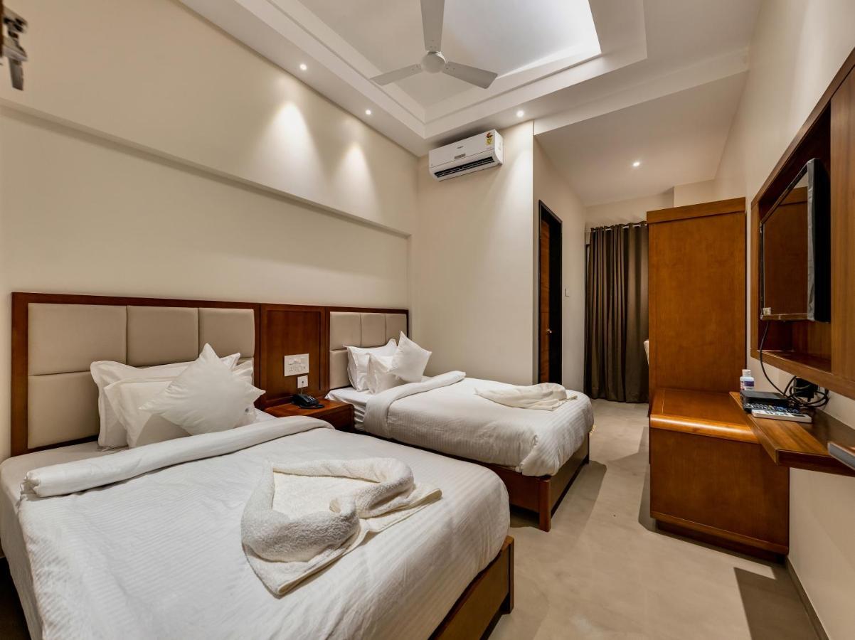 Grand Regal Hotel Chandoli ภายนอก รูปภาพ